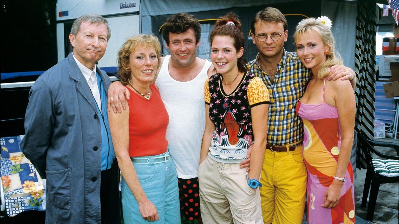 Die Camper - Die komplette Serie - DVD - 4042564123876 - Germany -  9/30/2011 - My Movies - The Movie & TV Network